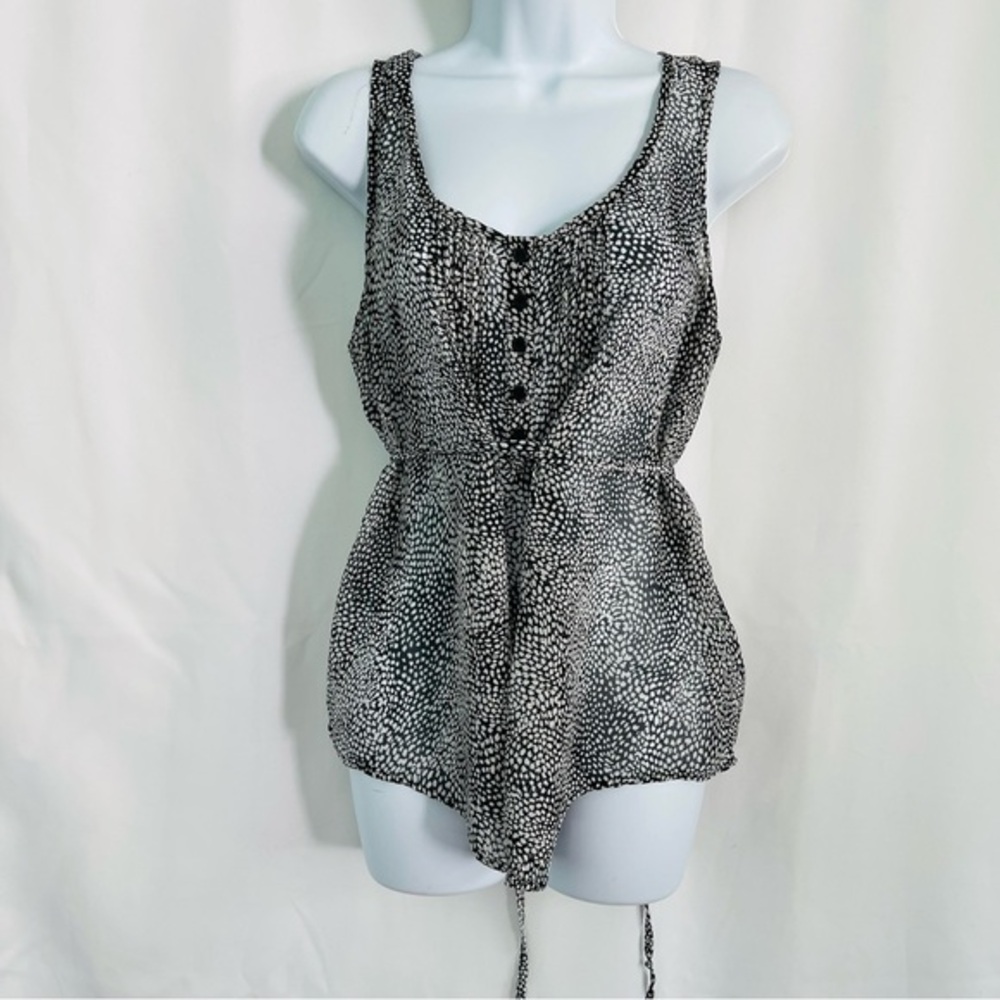 Forever21 • Sleeveless Blouse with Tie